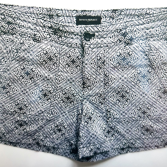 Banana republic print shorts side pockets. Unique designs.Best quality and fit. - Picture 2 of 6